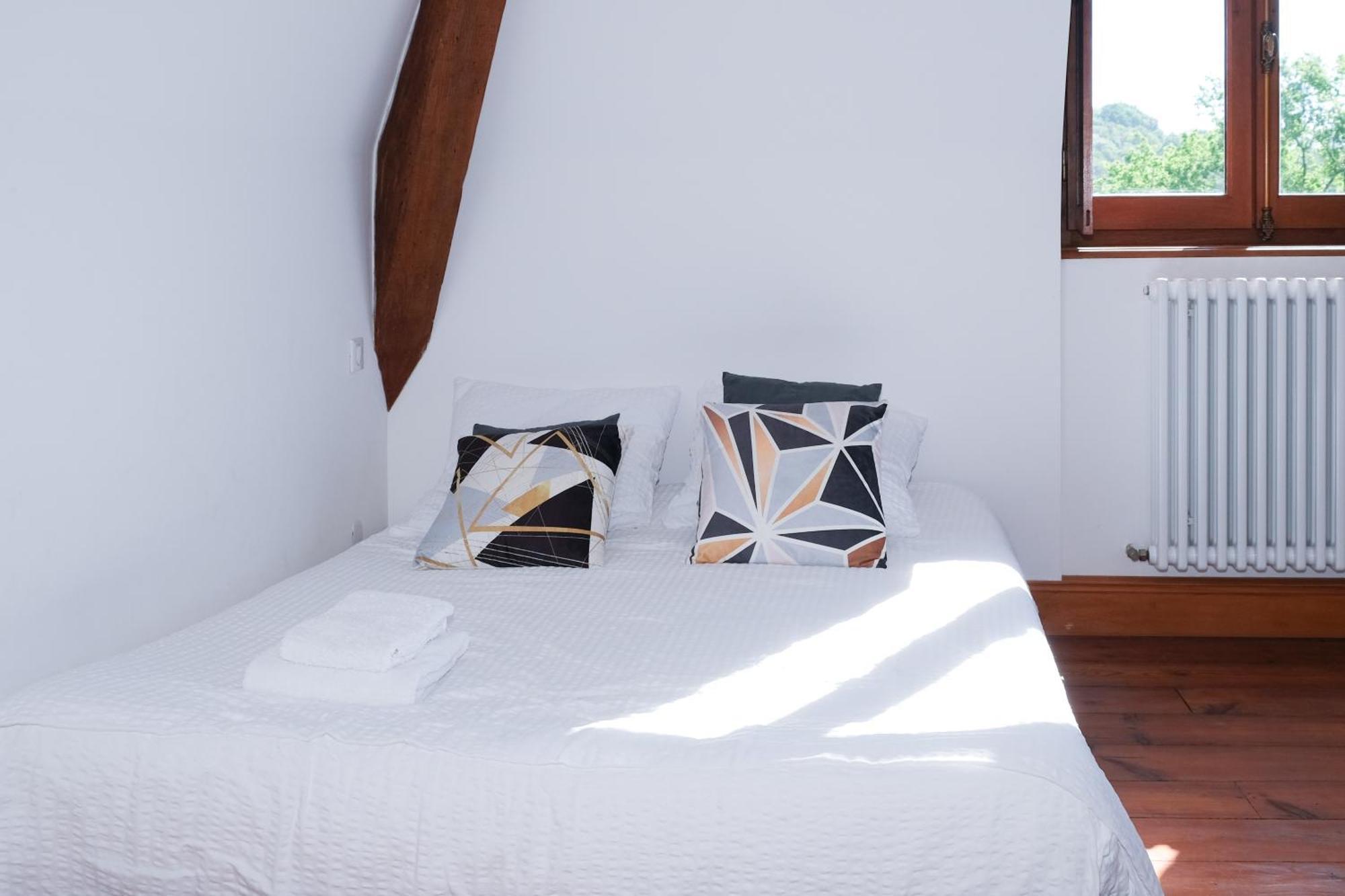 Domaine De La Tisnere Bed & Breakfast Gelos Room photo